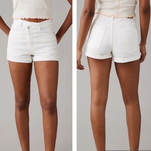 NWT American Eagle Stretch Denim Curvy Mom Shorts